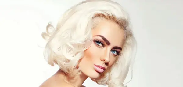 عکس رنگ مو پلاتینه روشن