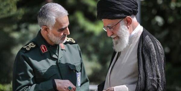 عکس علی سلیمانی با خانوادش