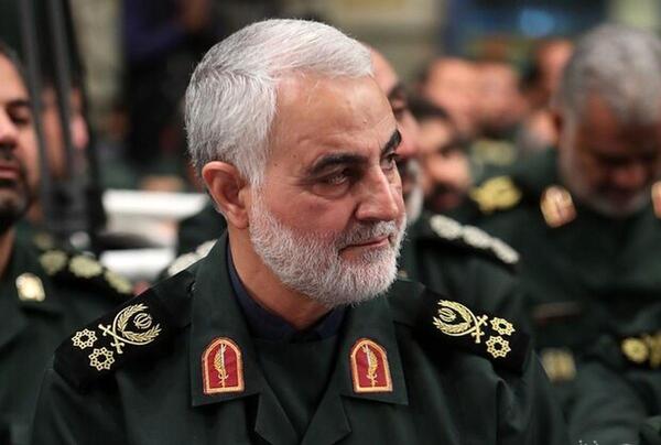 عکس علی سلیمانی با خانوادش