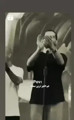 عکس چمدان در دست