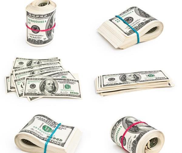 عکس دلار روی میز