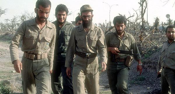 عکس دمپایی پاره رهبر