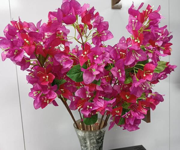 عکس گل نرگس مصنوعی
