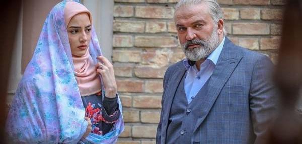 عکس بازیگر نقش راضیه در آقازاده