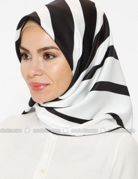 عکس روسری سفید مشکی