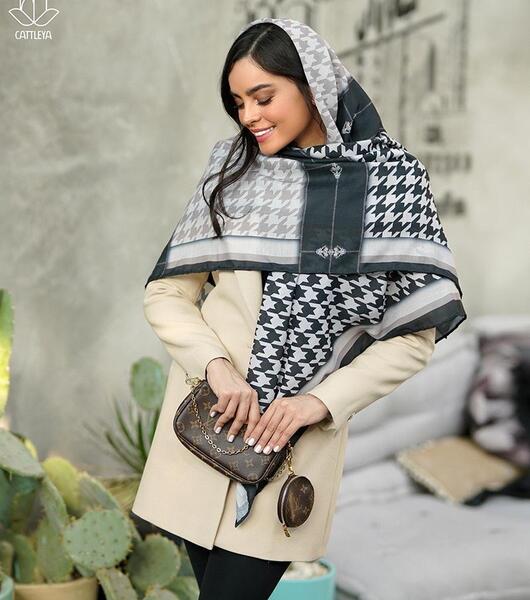 عکس روسری سفید مشکی