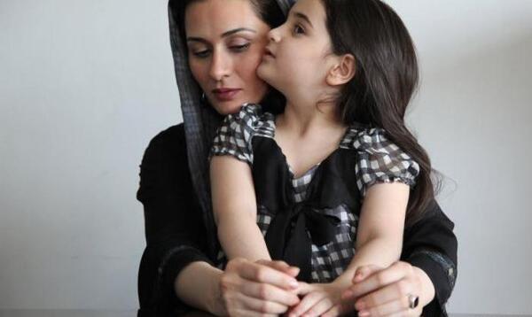 عکس بی حجاب پریوش نظریه