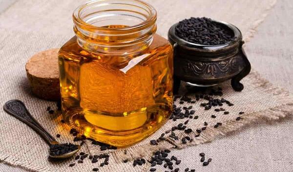 عکس سبزه با سیاه دانه