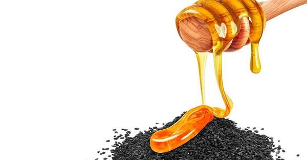 عکس سبزه با سیاه دانه