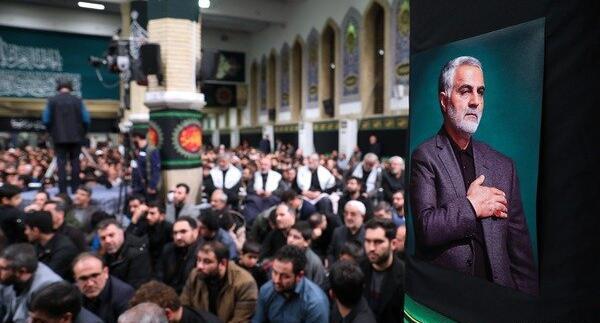 عکس حاج قاسم سلیمانی ایام فاطمیه