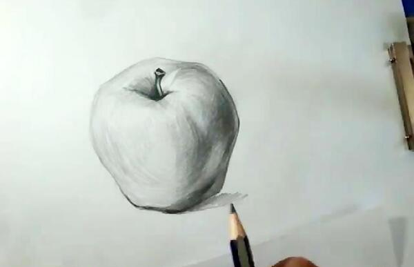 عکس نقاشی دختر مو چتری