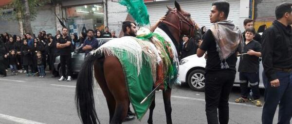 عکس امام حسین در میانه