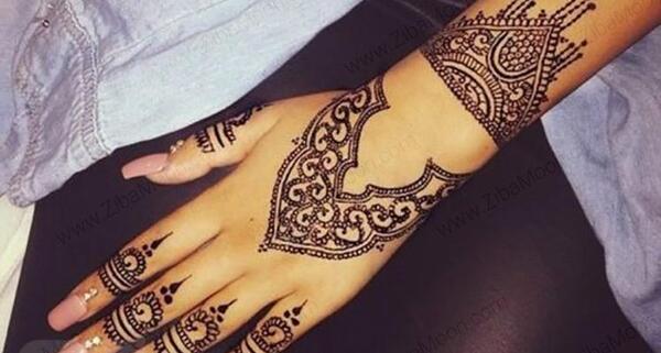 عکس طرح تاتو روی مچ دست مردانه حنا