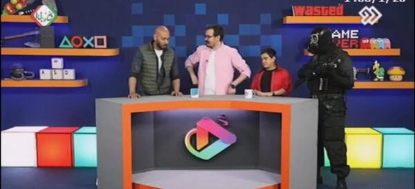 عکس ارشا اقدسی در کافه بازی
