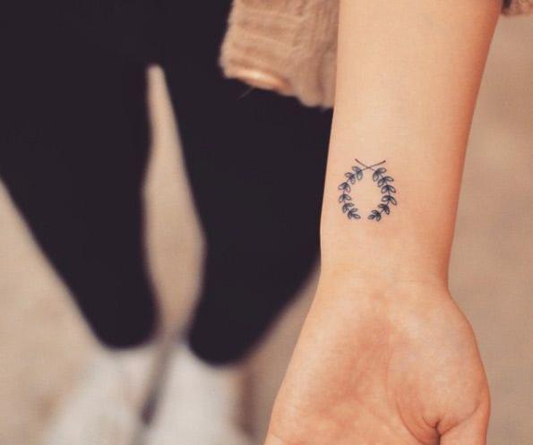 عکس تاتو دخترانه روی مچ دست