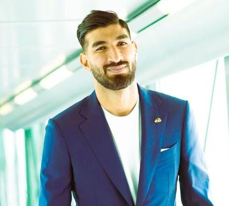عکس شهریار مغانلو با لباس شخصی