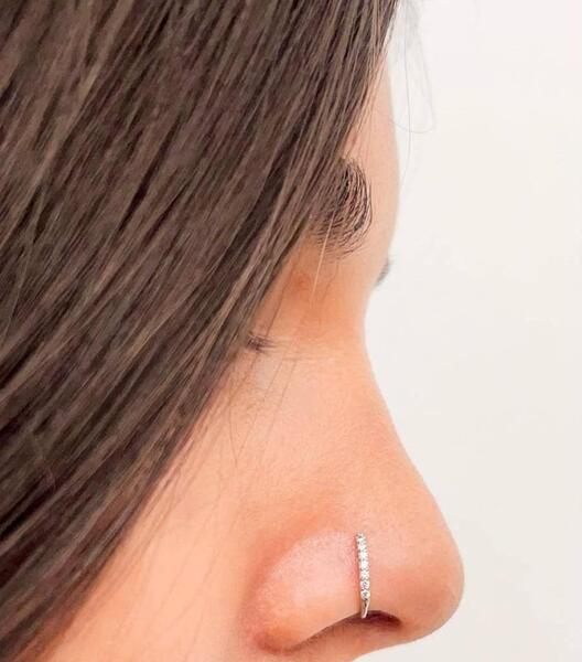 عکس پیرسینگ حلقه ای بینی