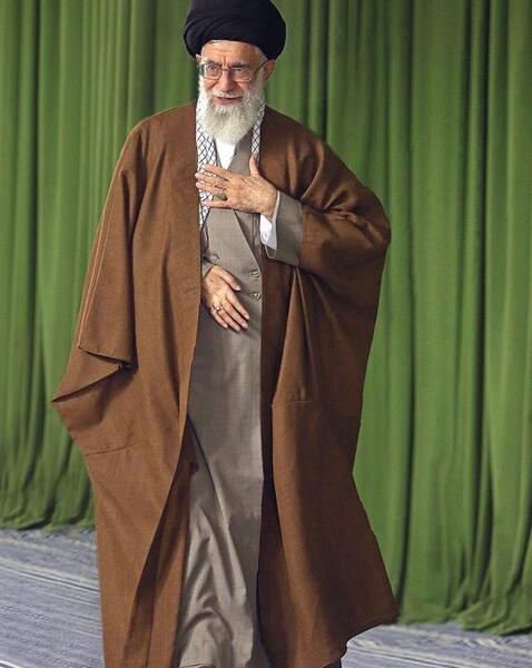 عکس آیت الله خامنه ای زمینه مشکی