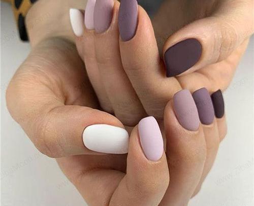 عکس مدل ژليش ناخن كوتاه