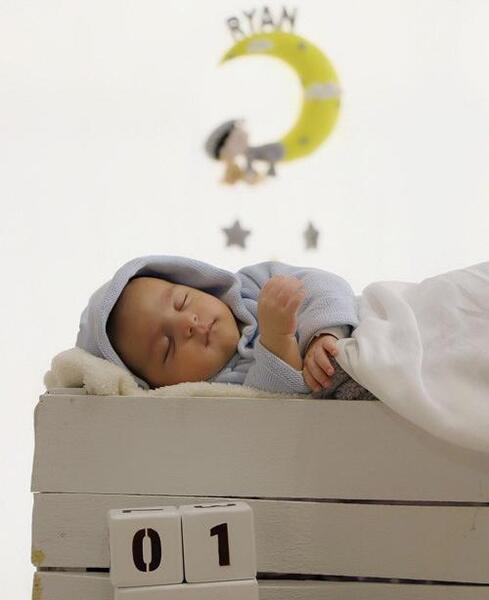 عکس گرفتن یک ماهگی نوزاد