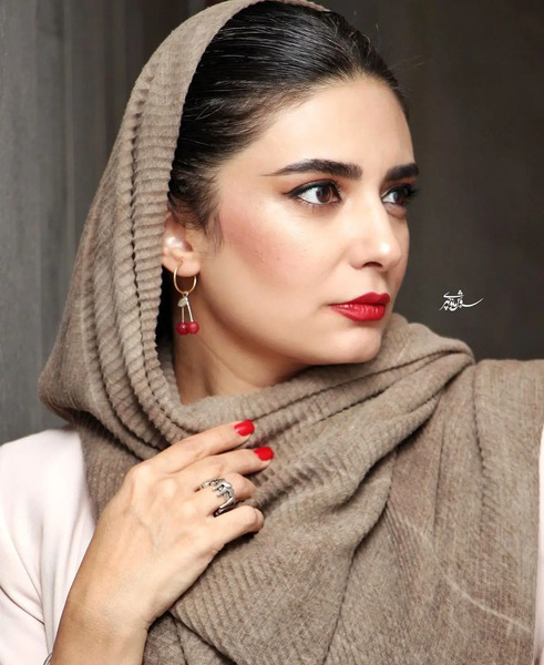 عکس لیندا کیانی بدون شلوار