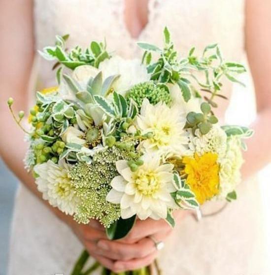 عکس ایده برای گفتن عروس رفته گل بچینه