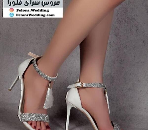 عکس کفش پاشنه بلند سفید دخترانه
