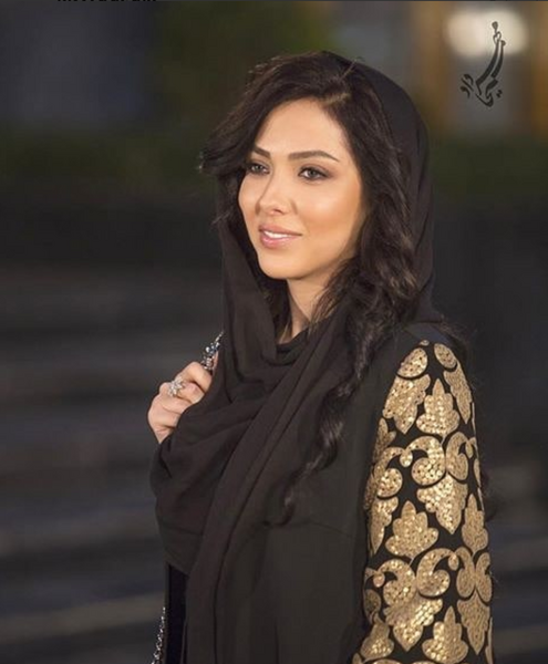 عکس لیلا اوتادی با ماشینش