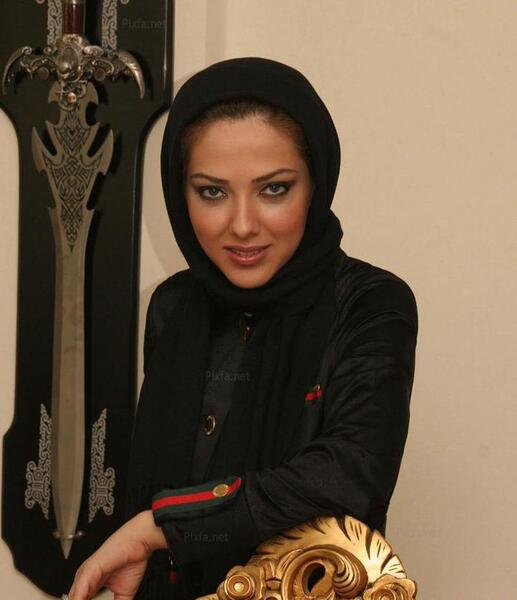 عکس لیلا اوتادی با ماشینش