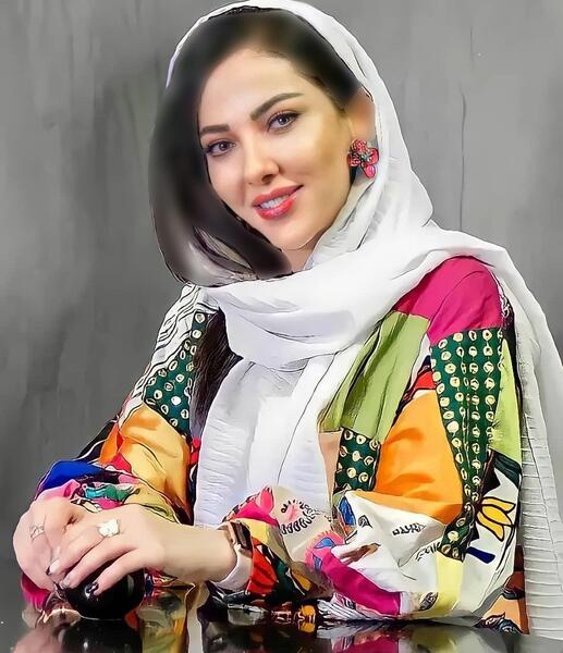 عکس لیلا اوتادی با ماشینش