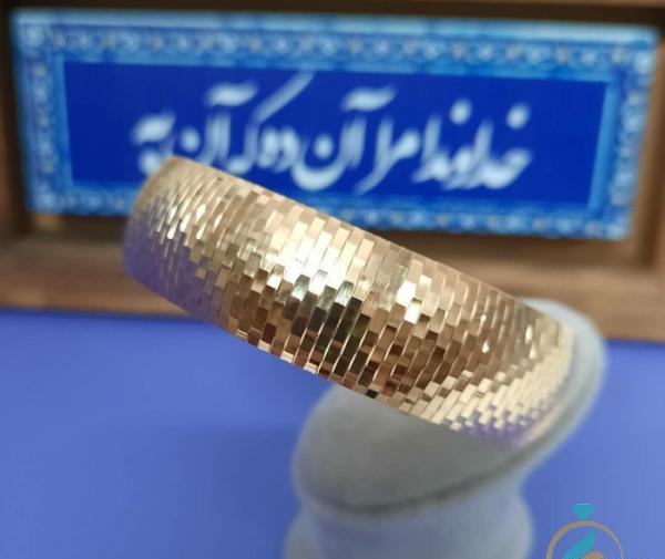 عکس طلا تک دست