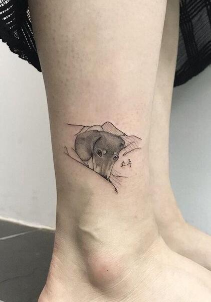 عکس تاتو دخترانه روی پا