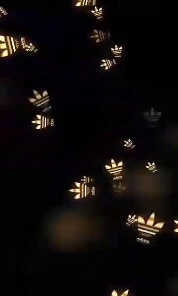 عکس سه بعدی آدیداس
