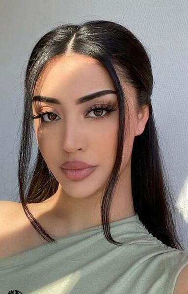 عکس شینیون مو زیر شال