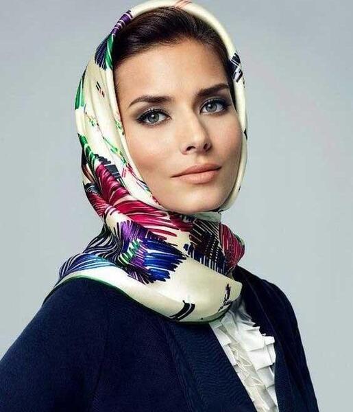 عکس شینیون مو زیر شال