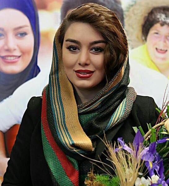 عکس شینیون مو زیر شال