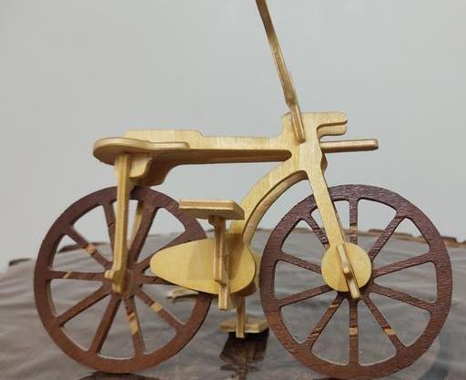 عکس دوچرخه چوبی