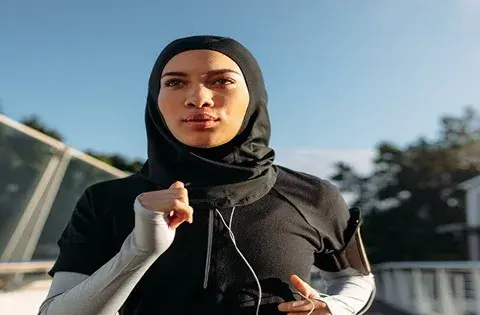 عکس آموزش دوخت مقنعه ورزشی