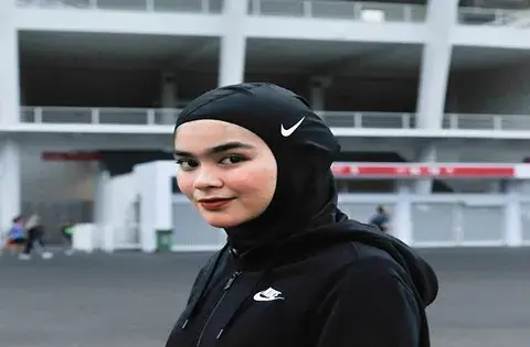 عکس آموزش دوخت مقنعه ورزشی