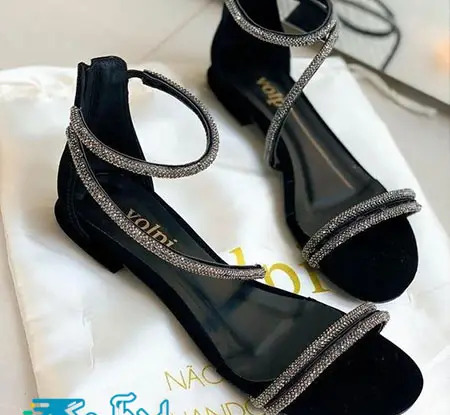 عکس کفش قرمز بچه گانه