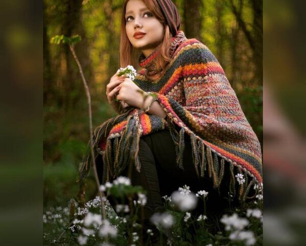 ژست عکس دختر در طبیعت