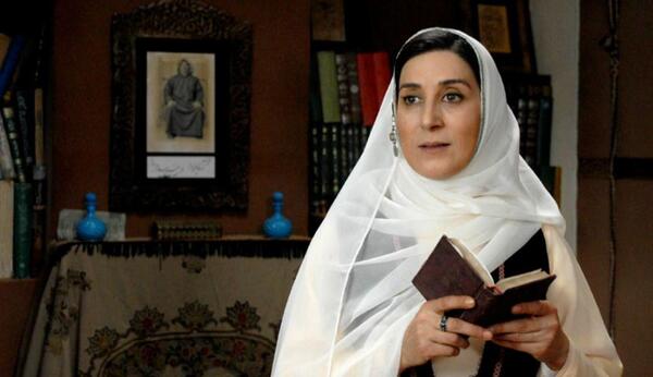 عکس مبینا آینه دار