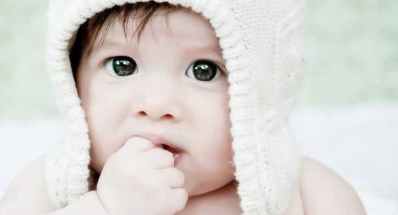 عکس بچه های خوشگل و بامزه با ژست های دوست داشتنی