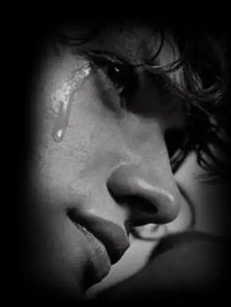 عکس گریه چشم مرد