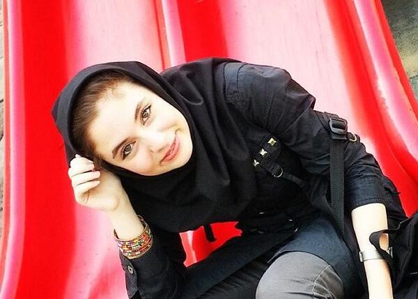 عکس حدیث مدنی بدون روسری