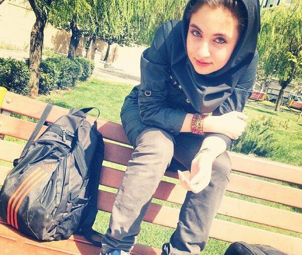عکس حدیث مدنی بدون روسری