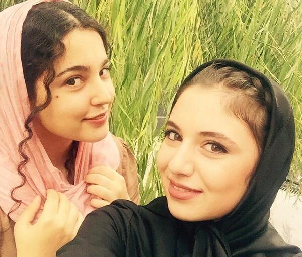 عکس حدیث مدنی بدون روسری
