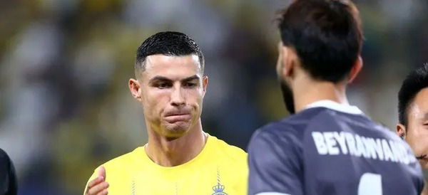 عکس گردن رونالدو