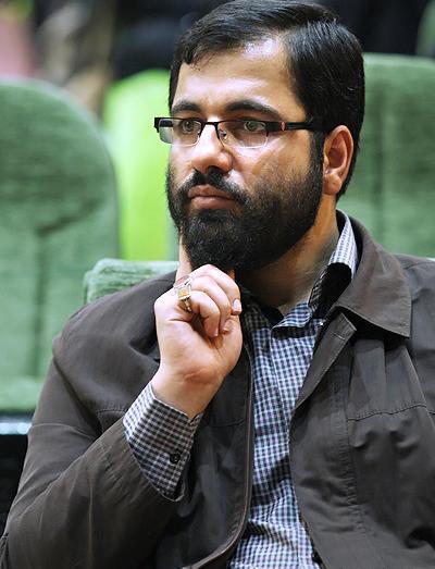عکس حسین سیب سرخی