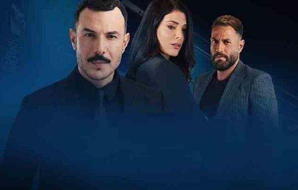 عکس تظاهر به خوشبختی